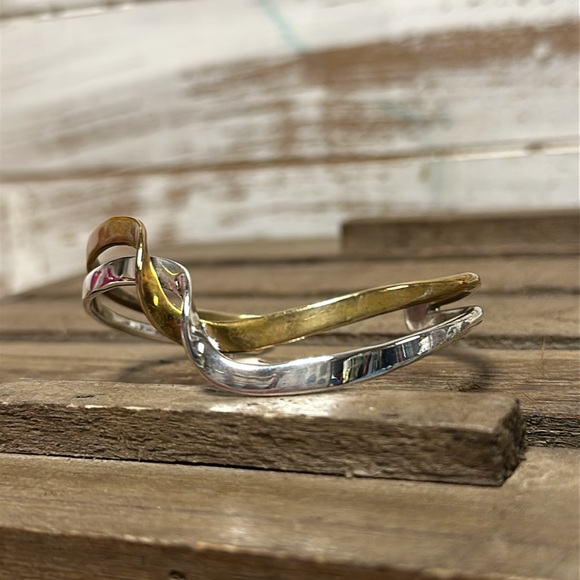 Lori euc southwestern Elegant Gold brass Silver Twist adjustable metal Bracelet - Picture 4 of 6